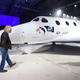 Richard Branson afirmó que su empresa será la primera en mandar a los humanos al espacio.